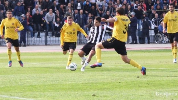 Турци идват за трима от Ботев