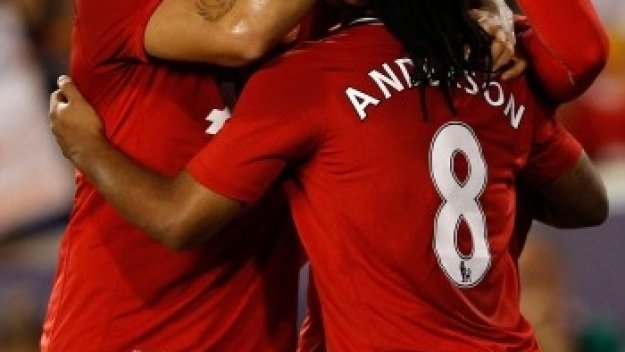 ПСЖ продължава да напира за Бербатов, дава 18 милиона паунда за него