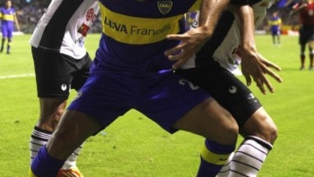 Барса продължава да се интересува от младок от Бока