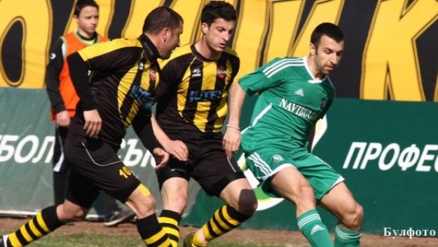 Ботев Пловдив щурмува &quot;А&quot; група с повечко ум