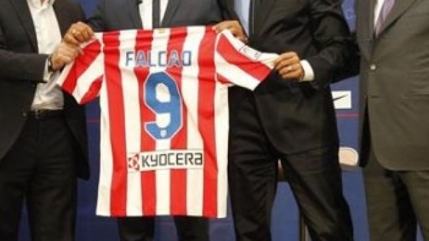 15 000 посрещнаха Фалкао на „Калдерон”