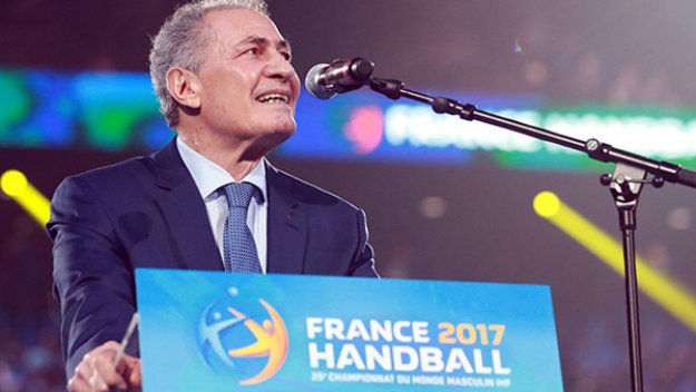Шефът на световния хандбал идва в България за големия турнир