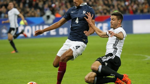 Всички мачове ще започнат с минута мълчание