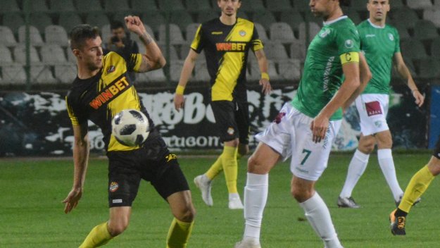 Вижте кои "канарчета" ще мъчат Левски