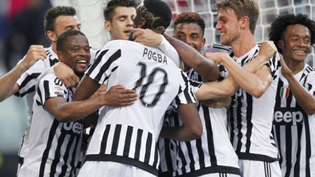 ВИЖТЕ как в Ювентус празнуват петата поредна титла + ВИДЕО