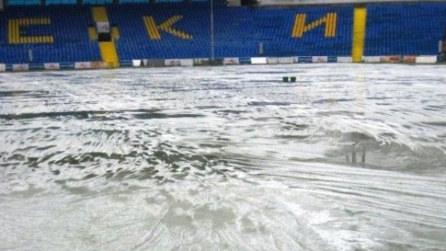 УЕФА маже „Герена” с червена боя