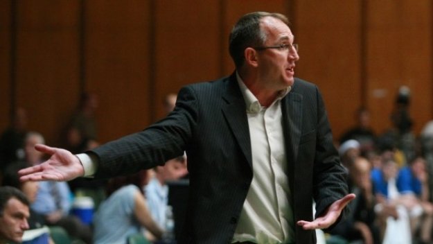 Лукойл изпусна Арис в „Универсиада”