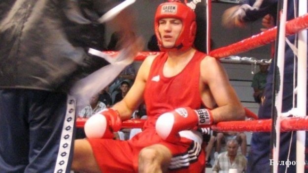 Резнаха носа на Малката Кобра за втори път