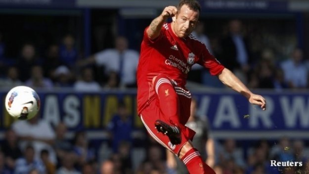 Стоук Сити също напира за Чарли Адам