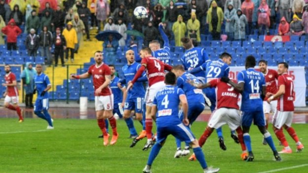 Американци ще правят Първа лига на България