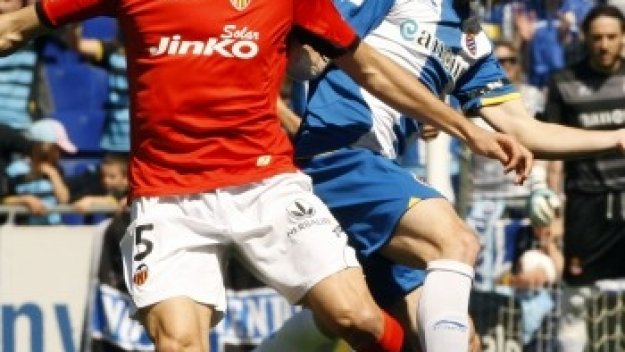 Мехмет Топал напусна Валенсия и подписа с Фенербахче