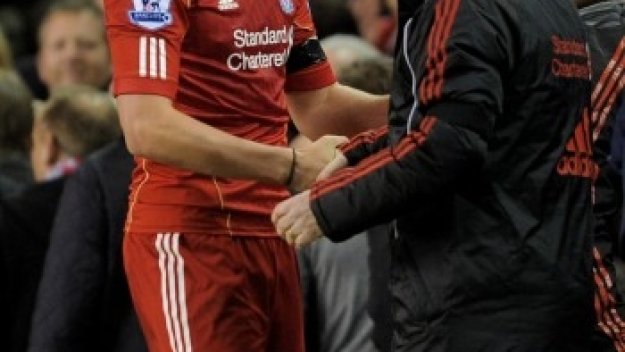 Каръл и Карагър под въпрос за мача с Бирмингам