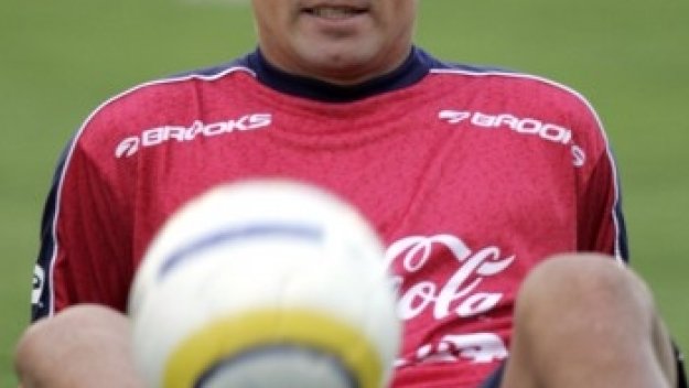Милан иска Давид Писаро