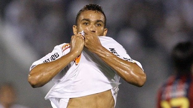 Порто привлече Данило