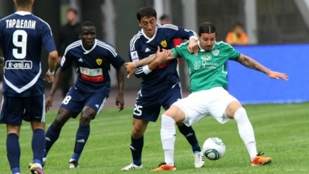 Благо с асистенция и жълт картон, Терек изтърва победата