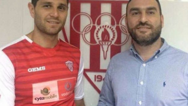 Бивш на Левски и ЦСКА ще спасява кариарата си в слабак от Кипър