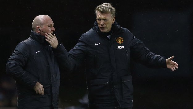 Мойс: В момента трябва да играем и срещу съдиите