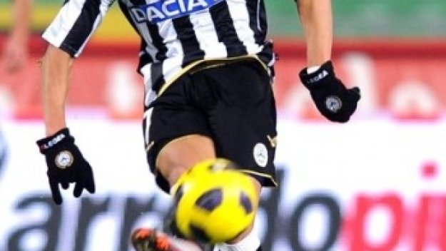 Интер дава 15 милиона евро и Биабиани за Алексис Санчес