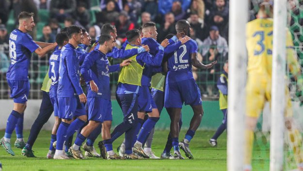 Мнението на Gol.bg: Гениалният Дон Хулио отново преподава в шампионски обрат на Левски