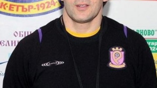 Цанко остава начело на Етър