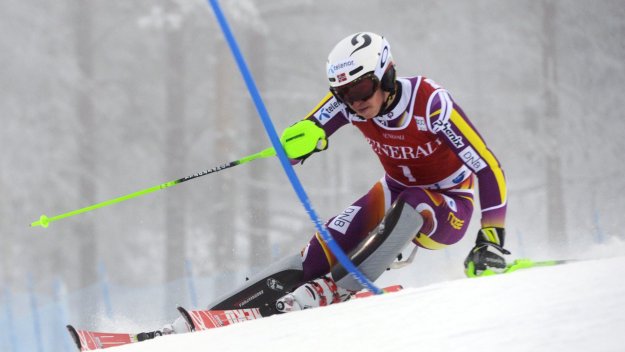 Норвежец спечели първия слалом за сезона