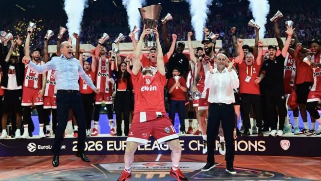 Везенков най-накрая стигна до върха! Олимпиакос е шампион на Европа