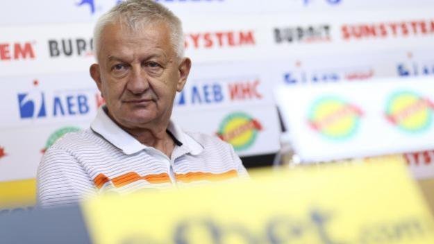 Крушарски тропна по масата: Не пипайте Муслимович