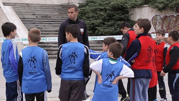 БФС търси селекционер с обява