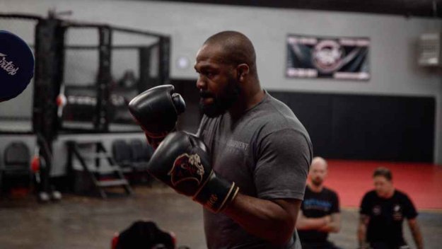 Джоунс ще ги млати поне още 8 пъти в UFC