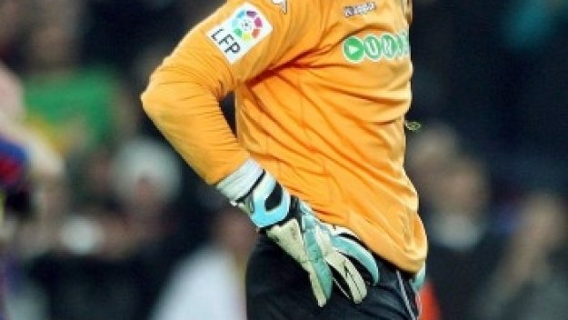 Валенсия без Сесар за 2 седмици