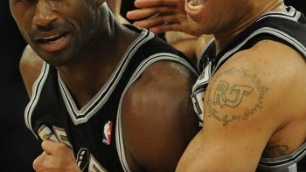 Сан Антонио порази Лейкърс в последната секунда