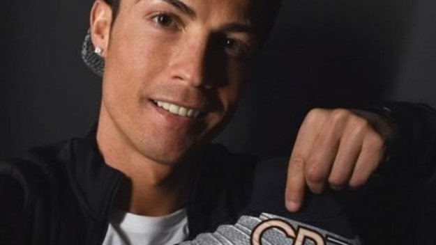 Сребърни бутонки ще отпушват Роналдо