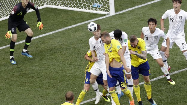Швеция би дузпата на Южна Корея след помощ от VAR