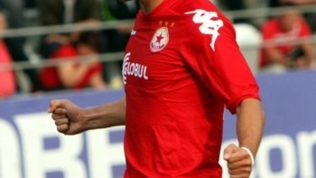 Стяуа вади 500 000 евро за Жуниор Мораеш