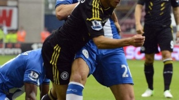 Еден Азар матира Уигън за пет минути