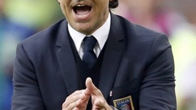 Милан работи по привличането на Прандели