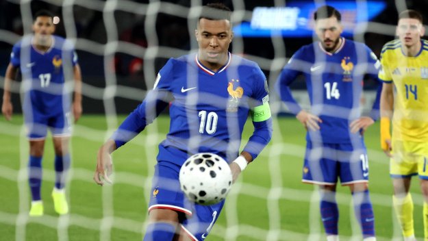 Счупи се! Мбапе заряза Франция