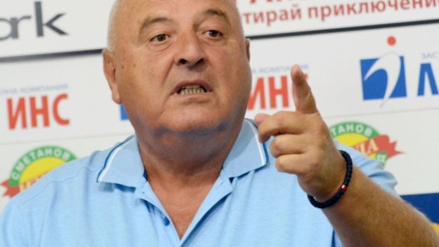 Бат Венци култов: Срещу Левски се играе "Полегнала е Тодора"
