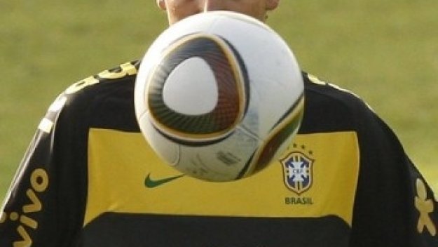 Сантош прибира Лукас Лейва и Елано