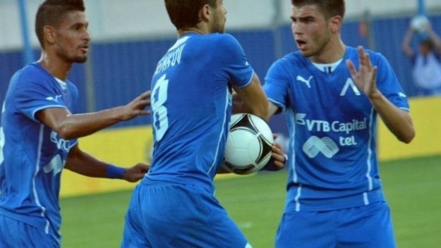 Левски чака чуждестранен бек в Кипър