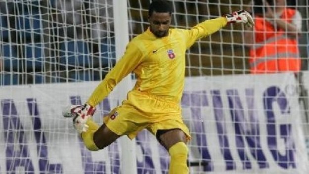 Левски вади по 15 хиляди евро на месец за Сапата