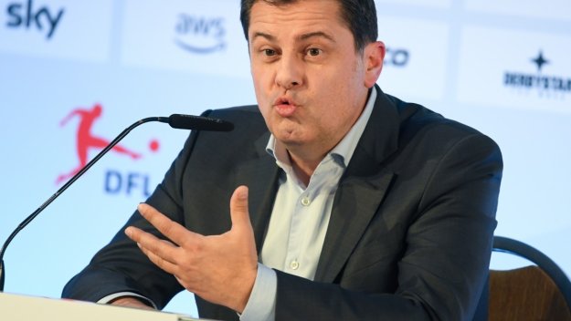 Бундеслигата се бори за своето оцеляване