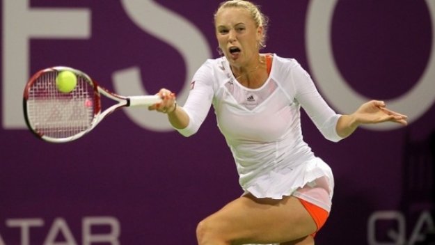 Возняцки и Звонарьова с резонни победи в Доха