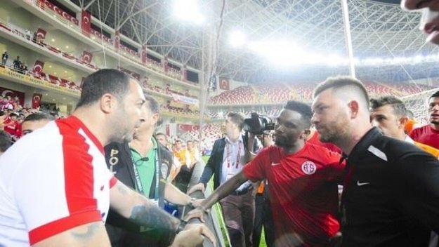 Ето'о към фен: Ще ти дам 100 000 евро, ако не завършим в Топ 10