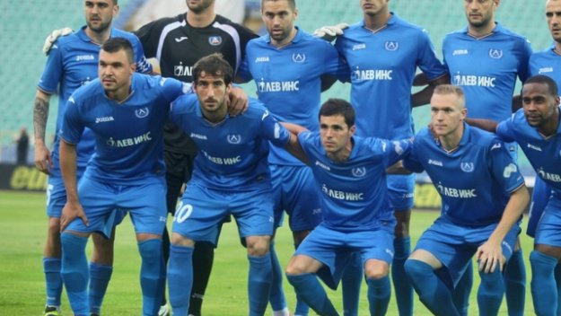 Застрахователи искат да инвестират в ДЮШ на Левски