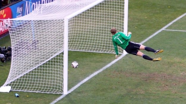 ФИФА забранила на Арсенал да тества технология на голлинията