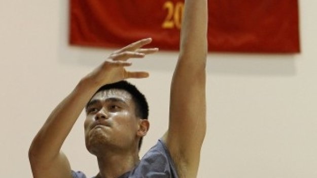 Яо се завърна с 3 точки за 12 минути