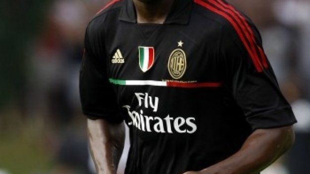 Милан преотстъпва Тайе Тайво на Динамо Киев