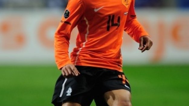 Милан предложи Емануелсон на Наполи