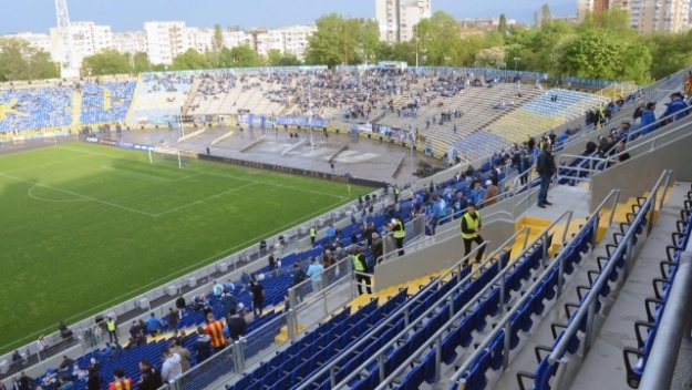 След пребиването с метални тръби: Левски затегна охраната на "Герена"
